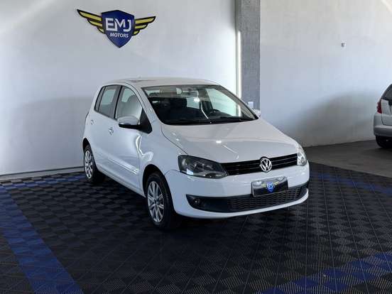 VOLKSWAGEN-FOX-2014