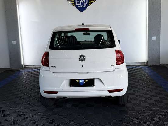 VOLKSWAGEN-FOX-2014