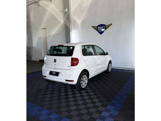 VOLKSWAGEN-FOX-2014