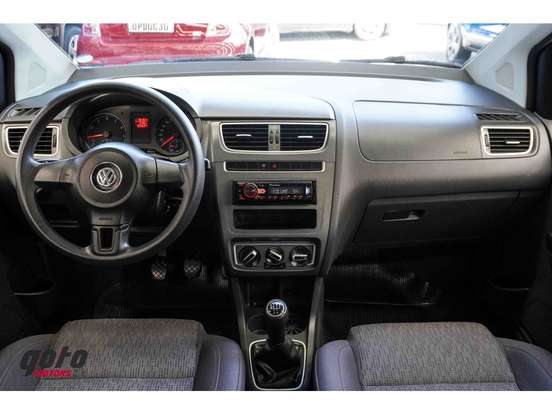 VOLKSWAGEN-FOX-1.6 MI 8V FLEX 4P MANUAL VOLKSWAGEN-FOX-2013