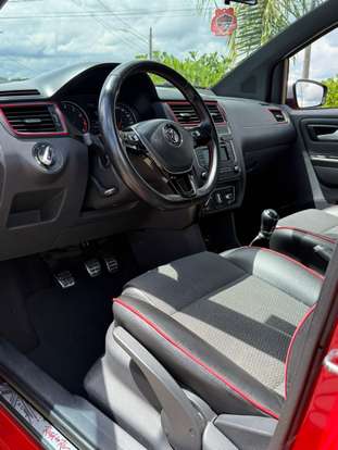 VOLKSWAGEN-FOX-2015