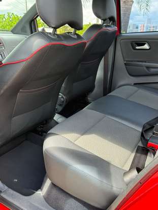 VOLKSWAGEN-FOX-2015