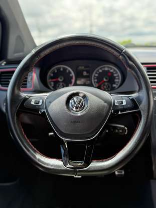 VOLKSWAGEN-FOX-2015