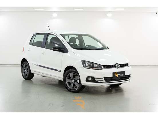 VOLKSWAGEN-FOX-2016