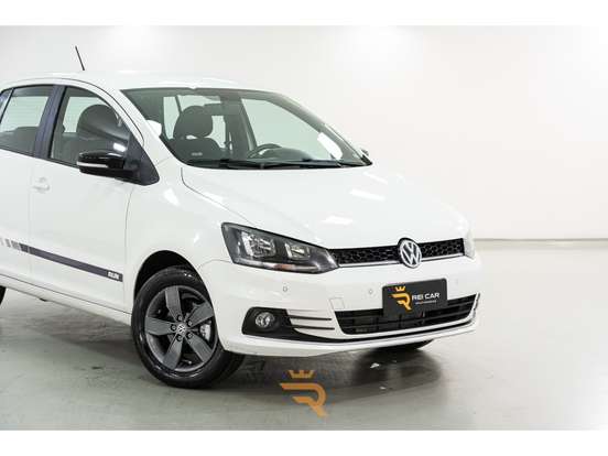 VOLKSWAGEN-FOX-2016