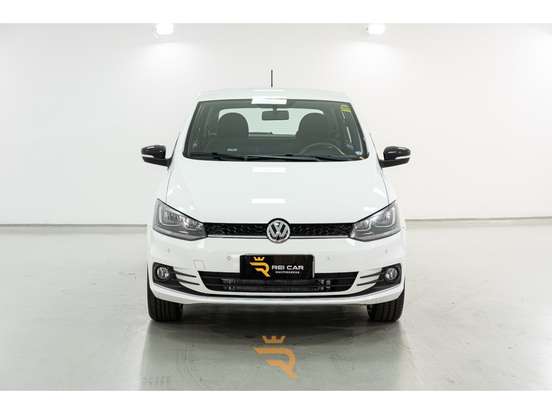 VOLKSWAGEN-FOX-2016