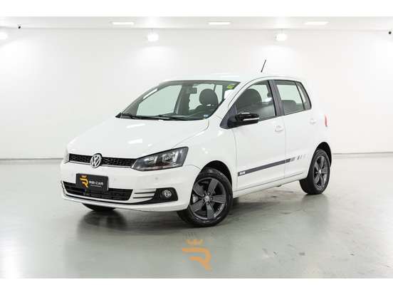VOLKSWAGEN-FOX-2016