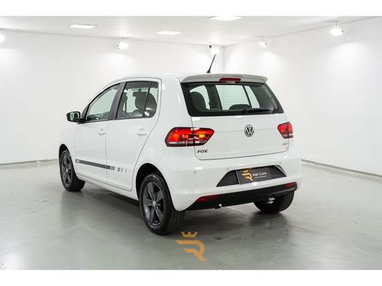 VOLKSWAGEN-FOX-2016