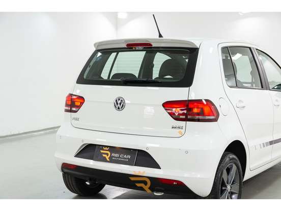 VOLKSWAGEN-FOX-2016
