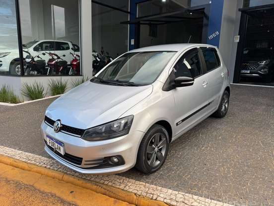 VOLKSWAGEN-FOX-2017