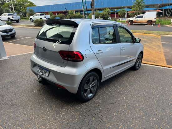 VOLKSWAGEN-FOX-2017