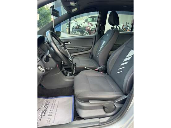 VOLKSWAGEN-FOX-2017