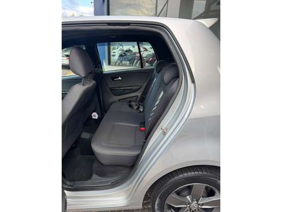 VOLKSWAGEN-FOX-2017