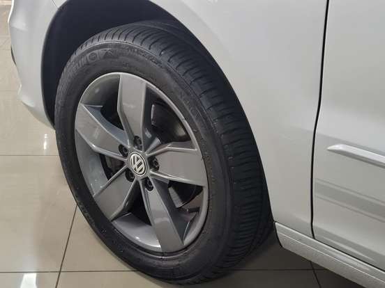 VOLKSWAGEN-FOX-1.6 MSI TOTAL FLEX CONNECT 4P MANUAL VOLKSWAGEN-FOX-2020