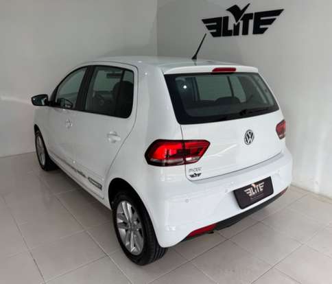 VOLKSWAGEN-FOX-2017