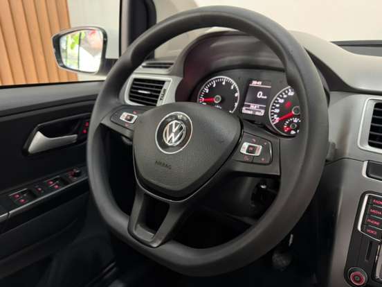 VOLKSWAGEN-FOX-1.6 MSI TOTAL FLEX CONNECT 4P MANUAL VOLKSWAGEN-FOX-2017