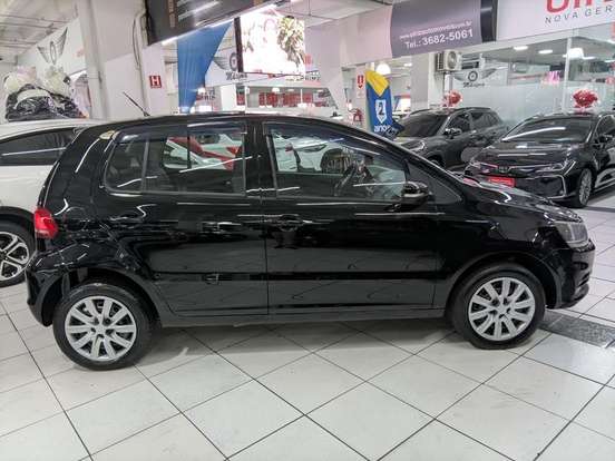 VOLKSWAGEN-FOX-2016