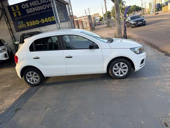 VOLKSWAGEN-GOL-2021