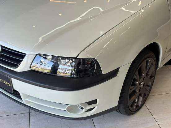 VOLKSWAGEN-GOL-1.8 MI 8V GASOLINA 4P MANUAL G.III VOLKSWAGEN-GOL-2001