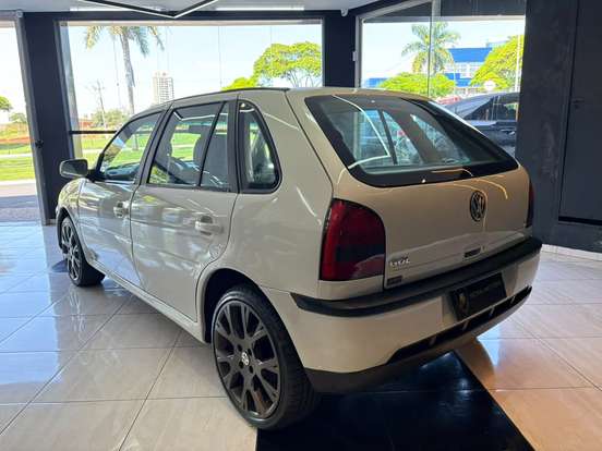 VOLKSWAGEN-GOL-1.8 MI 8V GASOLINA 4P MANUAL G.III VOLKSWAGEN-GOL-2001