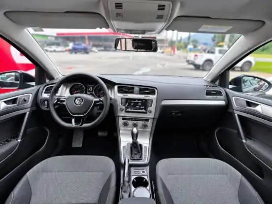 VOLKSWAGEN-GOLF-1.4 TSI COMFORTLINE 16V GASOLINA 4P AUTOMÁTICO VOLKSWAGEN-GOLF-2015