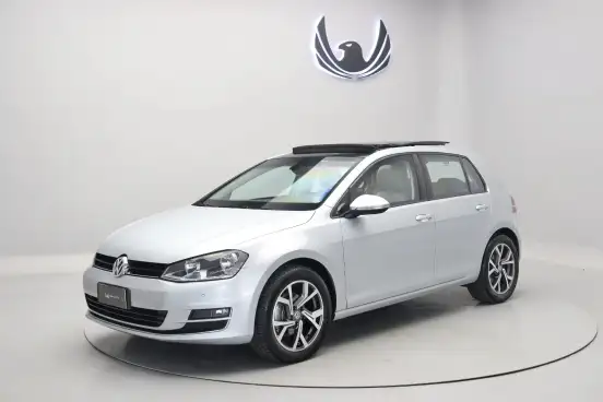 VOLKSWAGEN-GOLF-2015