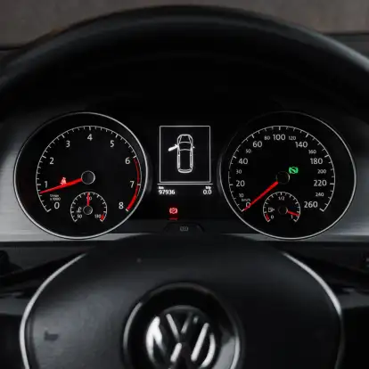 VOLKSWAGEN-GOLF-2016