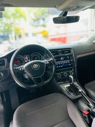 VOLKSWAGEN-GOLF-2018