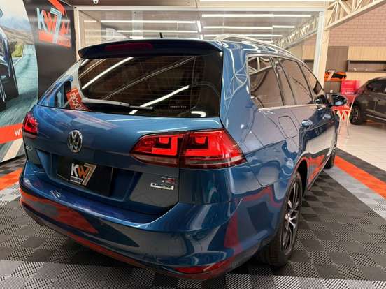 VOLKSWAGEN-GOLF-2015