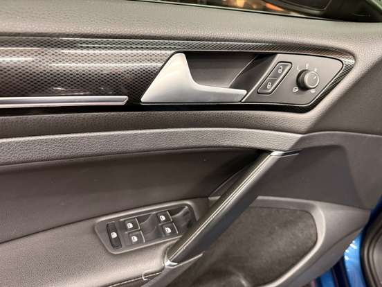 VOLKSWAGEN-GOLF-2015