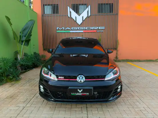 VOLKSWAGEN-GOLF-2019