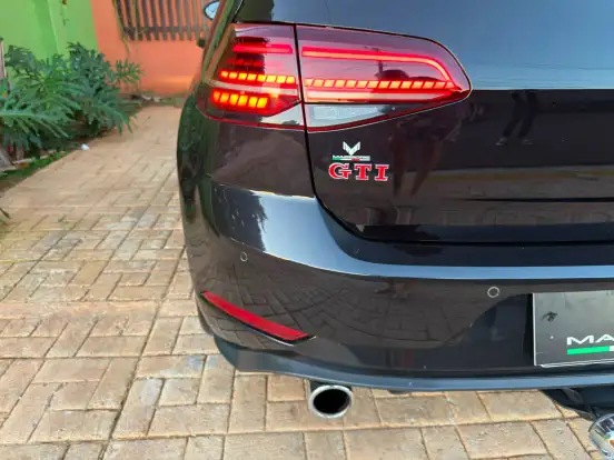 VOLKSWAGEN-GOLF-2019