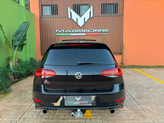 VOLKSWAGEN-GOLF-2019