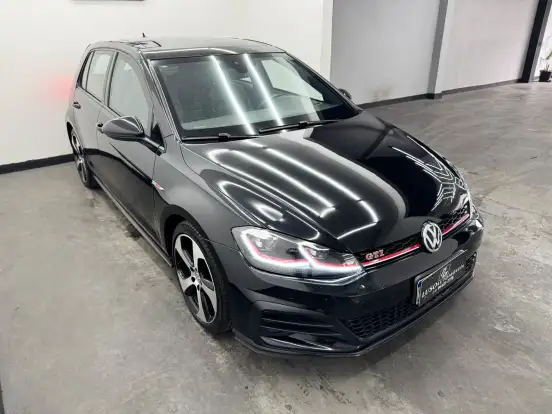 VOLKSWAGEN-GOLF-2019