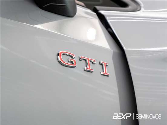 VOLKSWAGEN-GOLF-2026