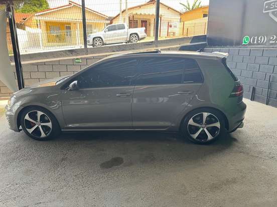 VOLKSWAGEN-GOLF-2013