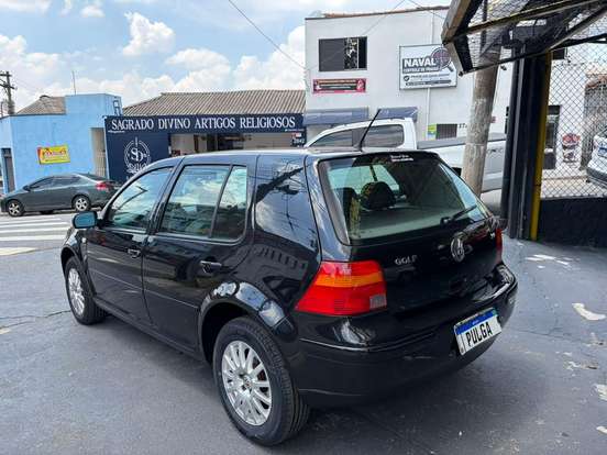 VOLKSWAGEN-GOLF-2.0 MI COMFORTLINE 8V GASOLINA 4P AUTOMÁTICO VOLKSWAGEN-GOLF-2003
