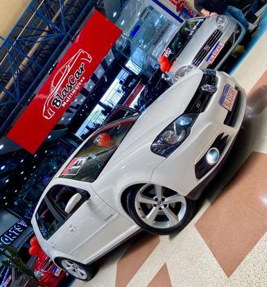 VOLKSWAGEN-GOLF-2012