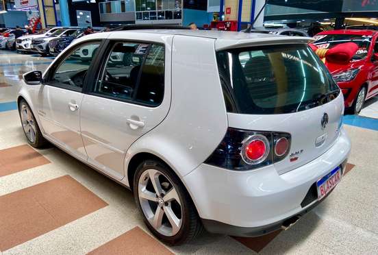 VOLKSWAGEN-GOLF-2012