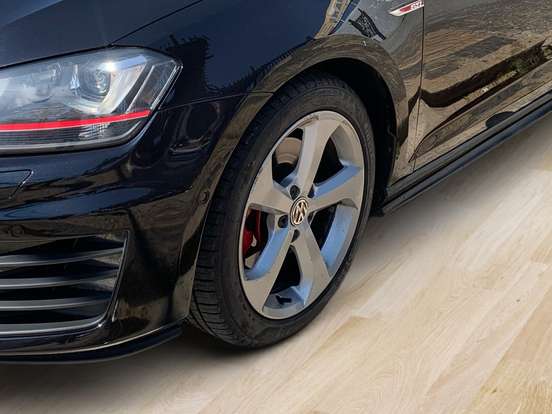 VOLKSWAGEN-GOLF-2014