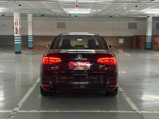 VOLKSWAGEN-JETTA-2015