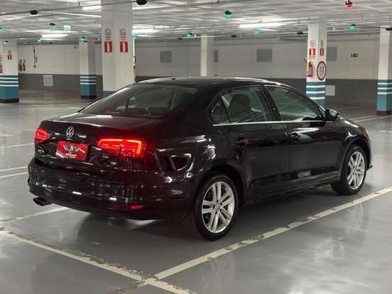 VOLKSWAGEN-JETTA-2015