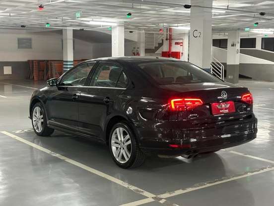 VOLKSWAGEN-JETTA-2015