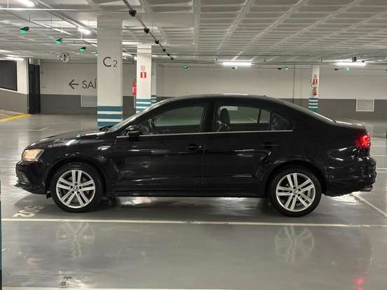 VOLKSWAGEN-JETTA-2015