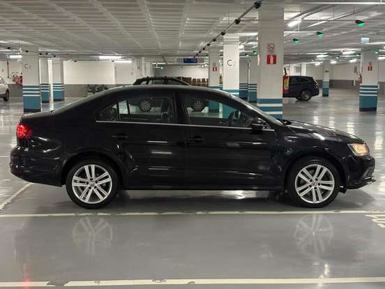 VOLKSWAGEN-JETTA-2015