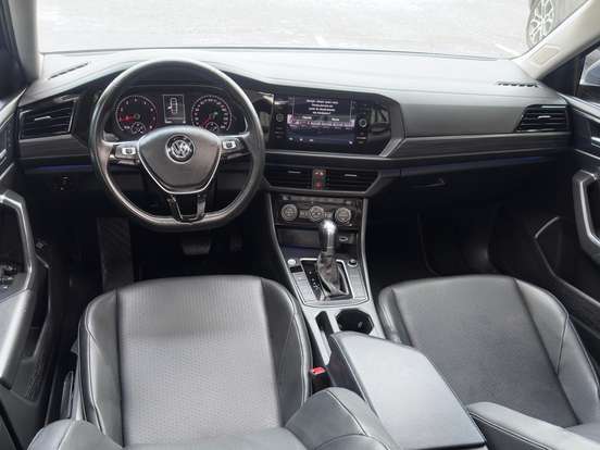 VOLKSWAGEN-JETTA-2019