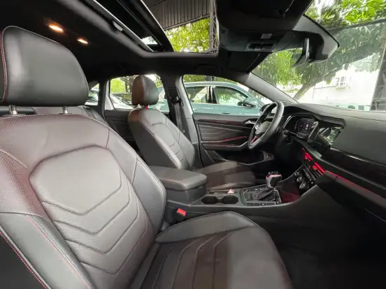 VOLKSWAGEN-JETTA-2023