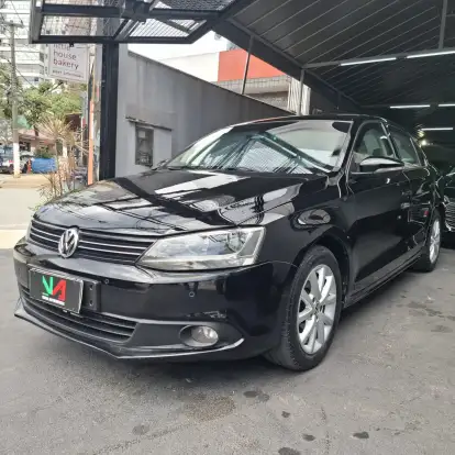 VOLKSWAGEN-JETTA-2011