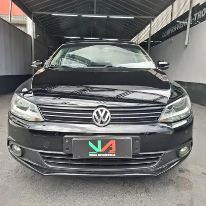 VOLKSWAGEN-JETTA-2011