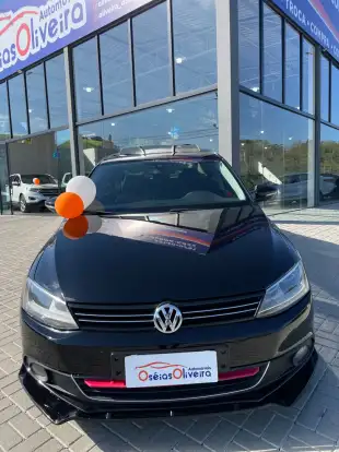 VOLKSWAGEN-JETTA-2013